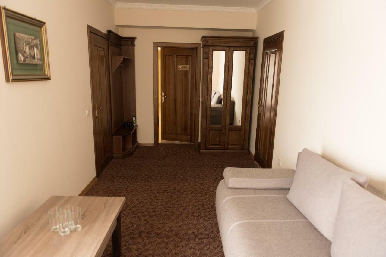Hotel Korona Kolybayevka 外观 照片